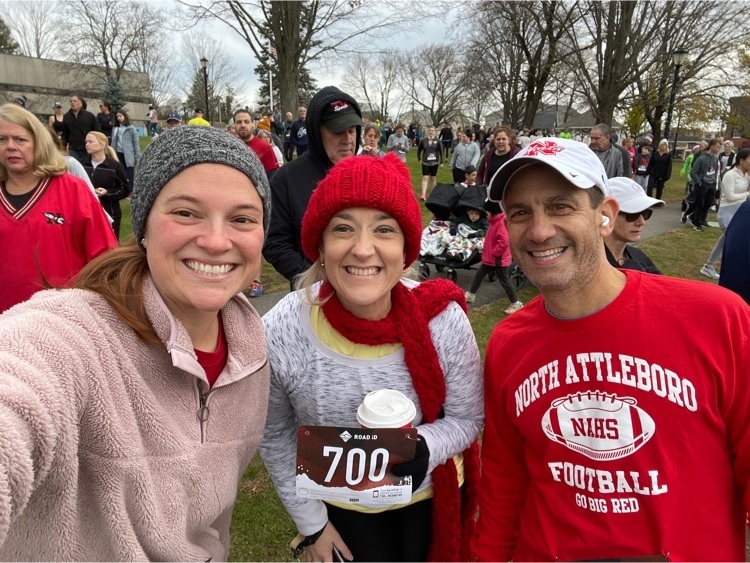 Stephanie Logan, Jen Evans, and John Antonucci about to begin the Leftover Turkey Trot